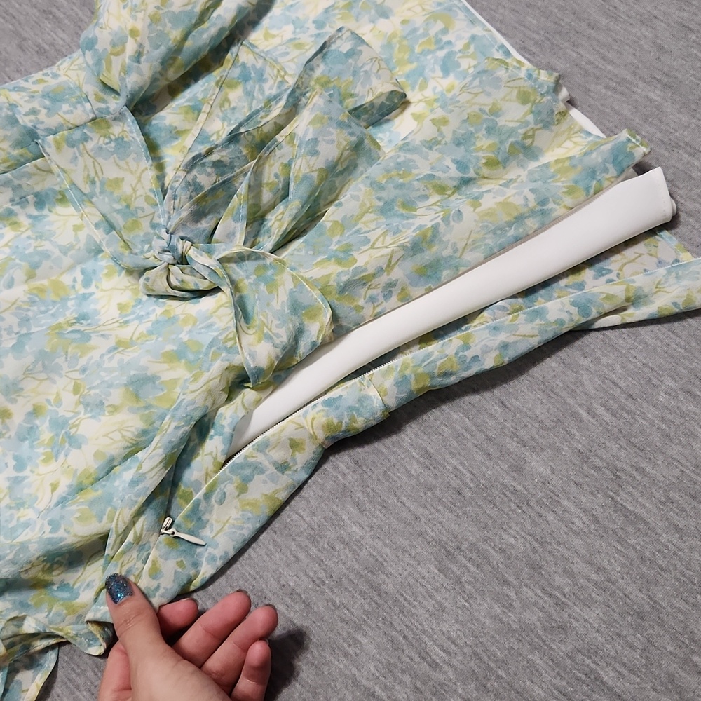 Y2K ANN TAYLOR 100% Silk Sheer Ditsy Floral Ruffled V-Neck Summer Blouse Top - Picture 11 of 15